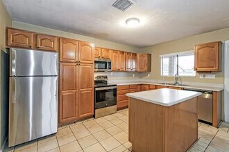 8134 W Flower St in Phoenix, AZ - Building Photo - Building Photo