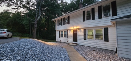 394 Greenwood St in Millbury, MA - Building Photo - Building Photo