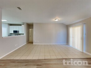 408 Foliage Cir in Red Oak, TX - Building Photo - Building Photo