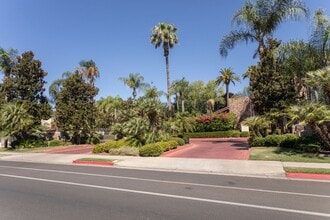 2881 Huntington Blvd in Fresno, CA - Building Photo - Building Photo