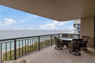 10175 Collins Ave in Bal Harbour, FL - Building Photo