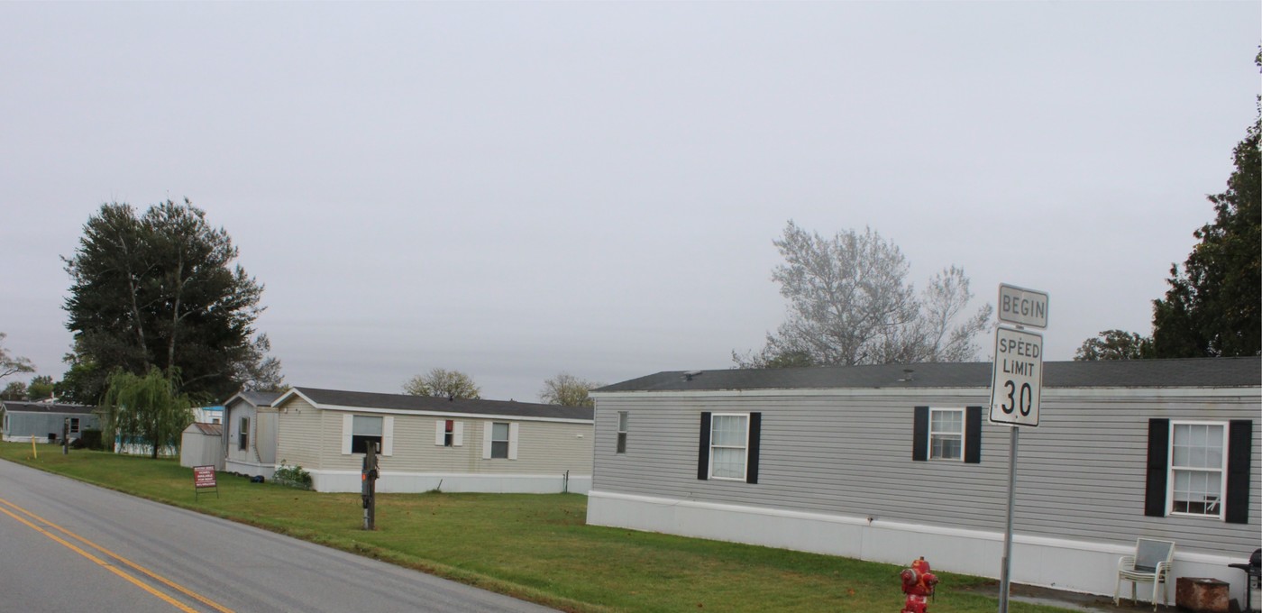 Greenlawn Mobile Home Park in Hartford City, IN - Building Photo