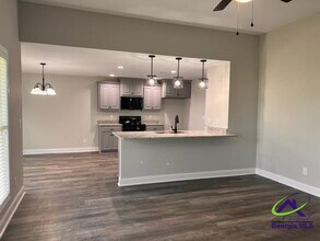 202 Gunnison Way in Kathleen, GA - Building Photo - Building Photo