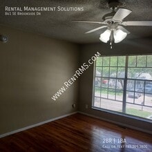 841 SE Brookside Dr in Topeka, KS - Building Photo - Building Photo