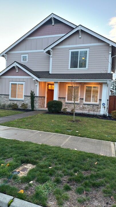 6706 165th Street Ct E in Puyallup, WA - Building Photo