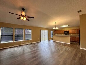 2231 Brian Lakes Dr E in Jacksonville, FL - Building Photo - Building Photo