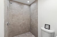 912 N Milton Ave photo'