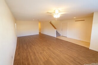 8811 Breezefield in San Antonio, TX - Building Photo - Building Photo