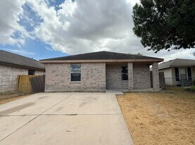 6018 Fishers Bend St in San Antonio, TX - Building Photo