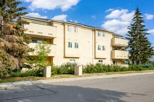 6203 Bowness Rd NW in Calgary, AB - Building Photo