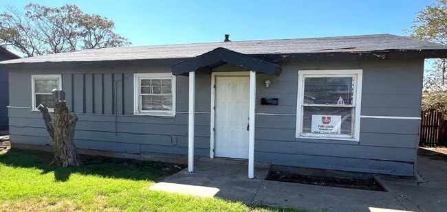 2410 E 7th St in Lubbock, TX - Building Photo - Building Photo
