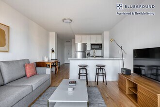 792 Columbus Ave in New York, NY - Building Photo - Building Photo