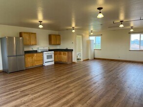 1620-1690 Marilann Ct in Arcata, CA - Building Photo - Building Photo