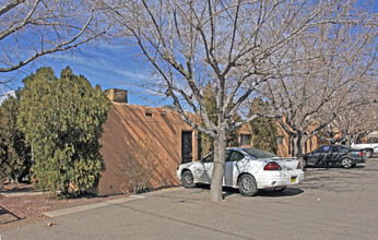 6515 Cochiti Rd SE in Albuquerque, NM - Foto de edificio - Building Photo