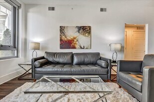 3005 Peachtree Rd in Atlanta, GA - Building Photo