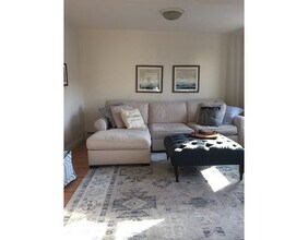 652 Dorchester Ave, Unit 3 in Boston, MA - Foto de edificio - Building Photo