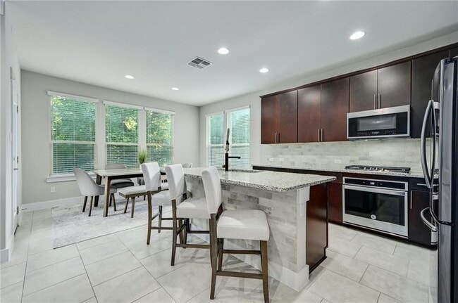 1051 Kenney Fort Crossing in Round Rock, TX - Building Photo - Building Photo