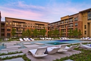 Thousand Oaks in The Colony, TX - Building Photo