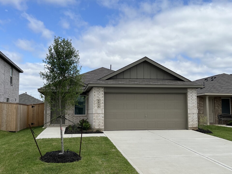 6834 Date Palm Dr in Katy, TX - Building Photo
