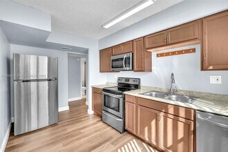 3671 Environ Blvd in Lauderhill, FL - Building Photo - Building Photo