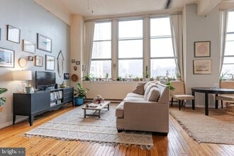 1238 Callowhill St in Philadelphia, PA - Building Photo - Building Photo