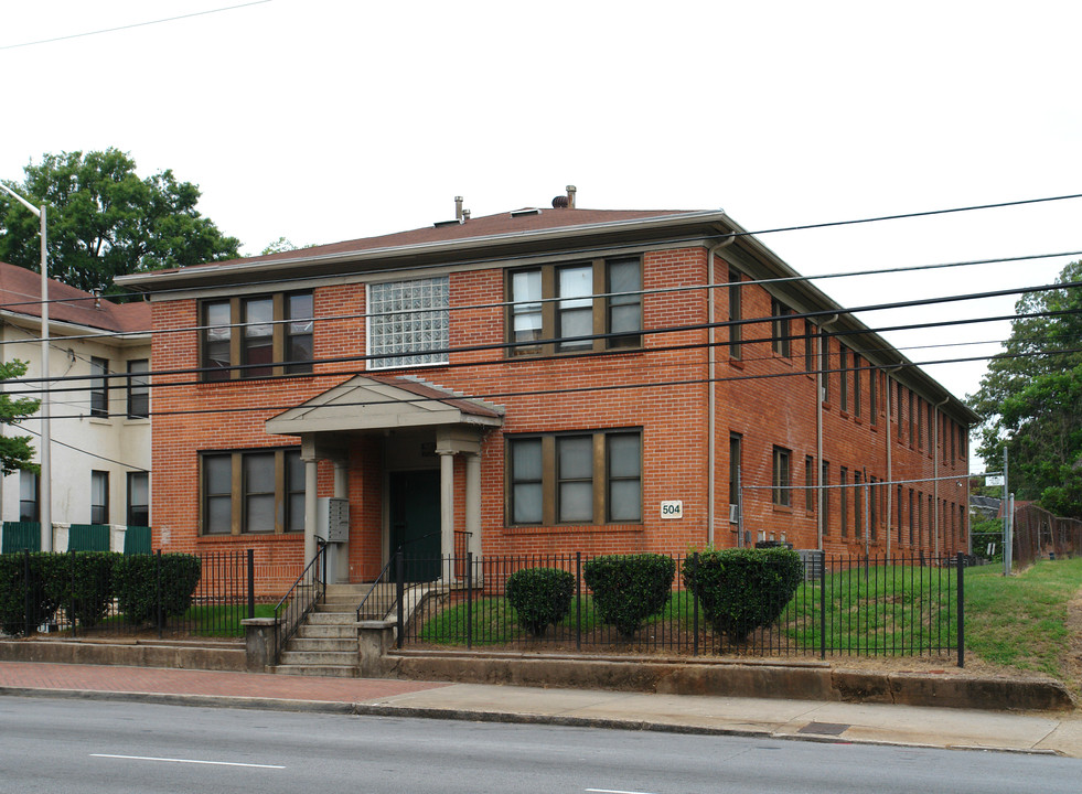 First Bedford Pine Apartments in Atlanta, GA - Building Photo