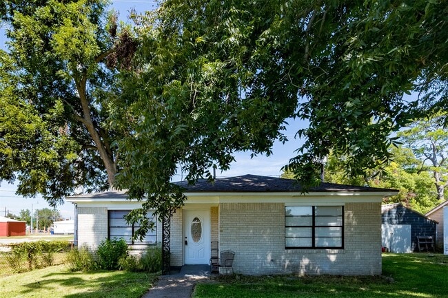 property at 7917 N Martin Luther King Ave