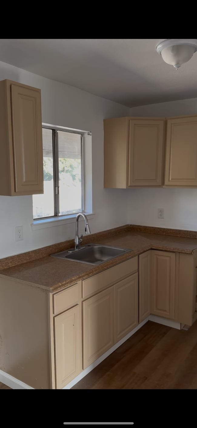 101 I St, Unit Unit D in Modesto, CA - Building Photo - Building Photo