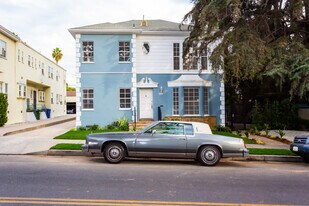 1344-1350 N Alta Vista Blvd in Los Angeles, CA - Building Photo