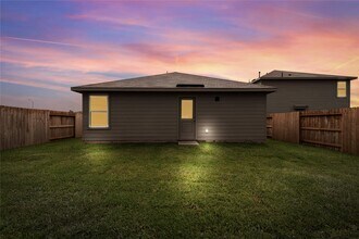 207 Forest W St in Magnolia, TX - Building Photo - Building Photo