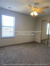 1003 Garden Way in Harrisonville, MO - Building Photo - Building Photo