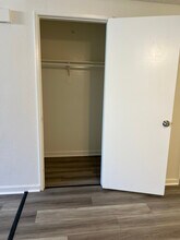 43711 Challenger Way in Lancaster, CA - Foto de edificio - Building Photo