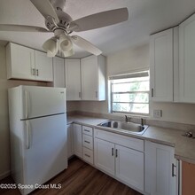 466 Laurie St in Melbourne, FL - Foto de edificio - Building Photo