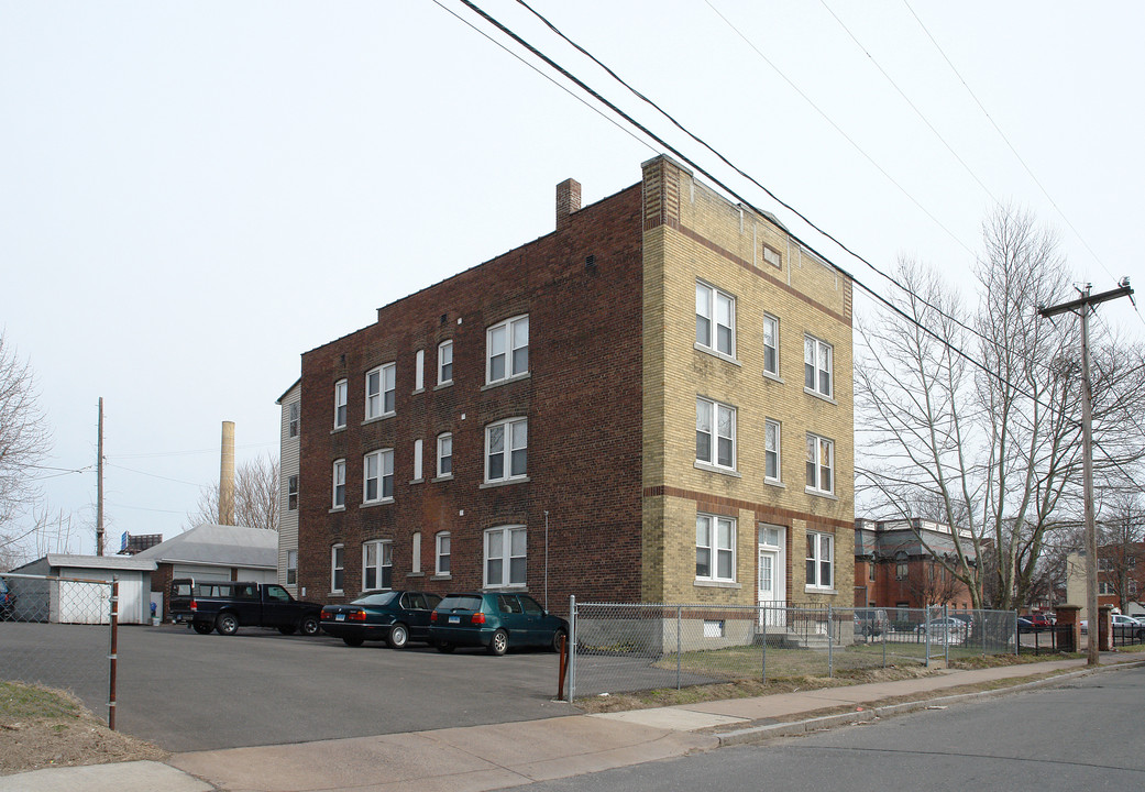 112-114 Huyshope Ave in Hartford, CT - Building Photo