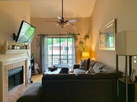 257 Hillsboro Pl in Nashville, TN - Building Photo