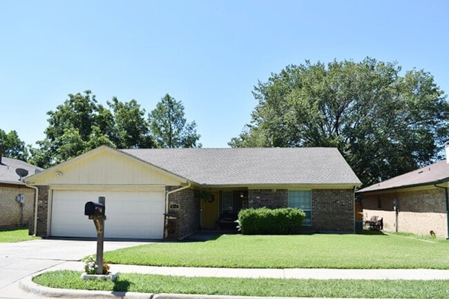 616 Mountain Laurel Ln