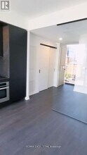 55 Charles St E in Toronto, ON - Building Photo - Building Photo