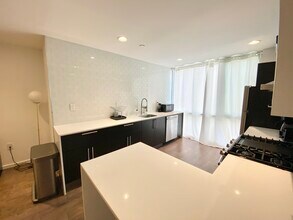 1436 N 7th St, Unit 2 in Philadelphia, PA - Foto de edificio - Building Photo