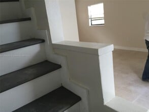1542 NW 35th St in Miami, FL - Building Photo - Building Photo