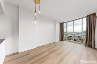 333 1st St in San Francisco, CA - Building Photo