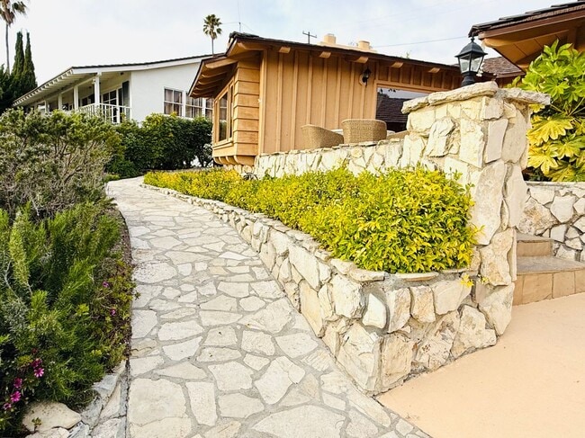 2508 Vía Amador in Palos Verdes Estates, CA - Building Photo - Building Photo