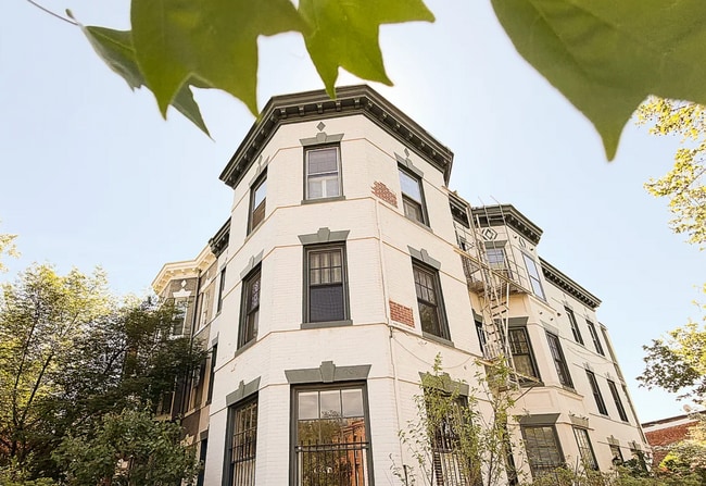 property at 101 7th St SE