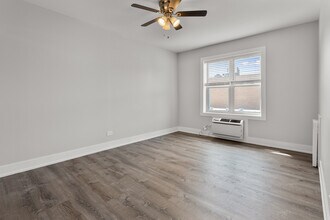 1303 W Estes Ave in Chicago, IL - Building Photo - Building Photo