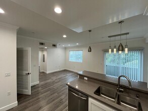 14915 Roscoe Blvd in Los Angeles, CA - Building Photo - Building Photo