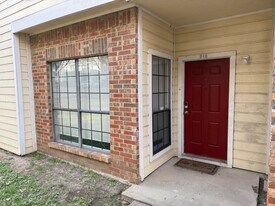 9601 Forest in Dallas, TX - Building Photo