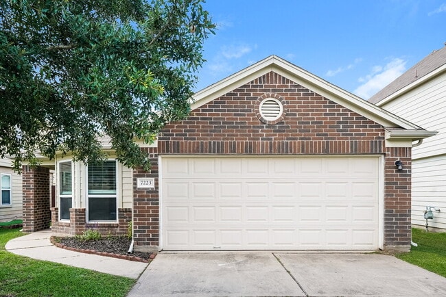 property at 7223 Fox Scene Dr