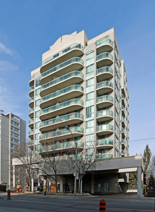 398 Eglinton Ave E in Toronto, ON - Building Photo