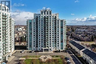 8 Rosebank Dr in Toronto, ON - Building Photo - Building Photo