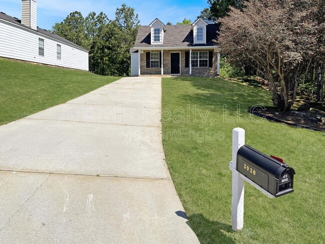 3930 Cypress Pointe Dr in Union City, GA - Building Photo - Building Photo