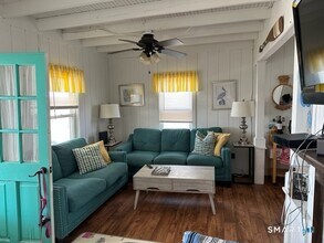 855 E Broadway in Milford, CT - Building Photo - Building Photo